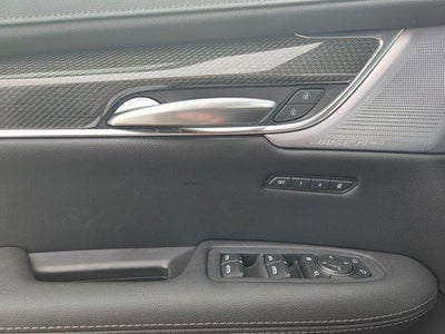 2025 Cadillac XT5 Sport