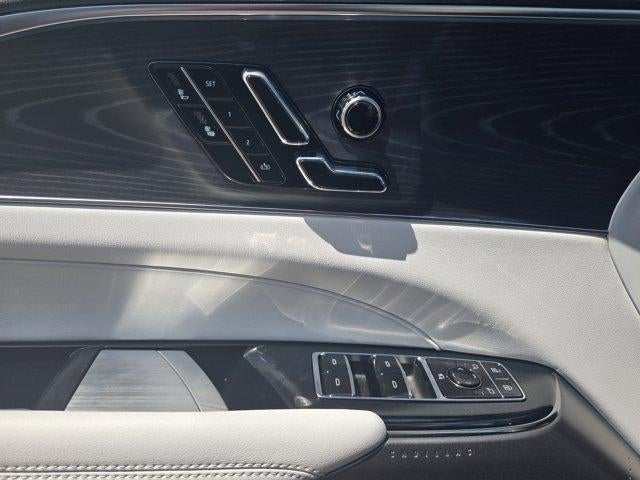 2025 Cadillac LYRIQ Luxury 1