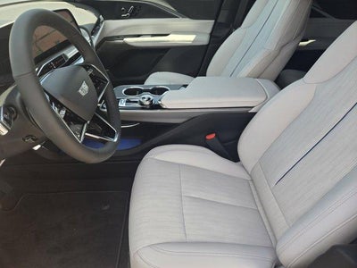 2025 Cadillac LYRIQ Luxury 1