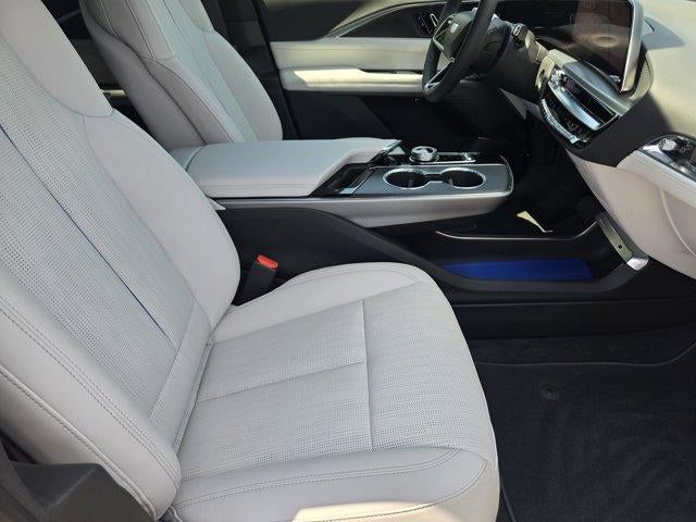 2025 Cadillac LYRIQ Luxury 1