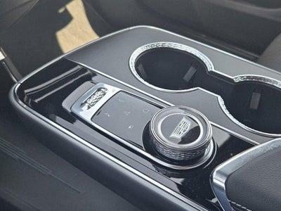 2025 Cadillac LYRIQ Luxury 2