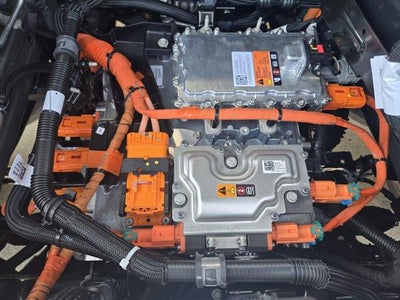 2025 Cadillac LYRIQ Luxury 2