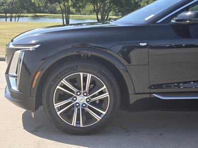 2025 Cadillac LYRIQ Luxury 2