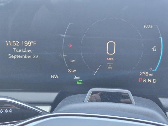 2025 Cadillac OPTIQ Luxury 2