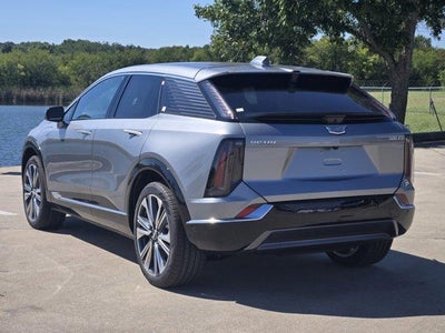 2025 Cadillac OPTIQ Luxury 2