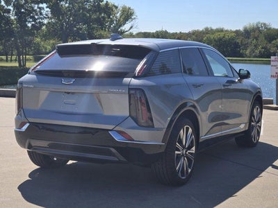 2025 Cadillac OPTIQ Luxury 2